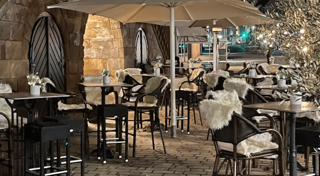 Zelle Bar & Kitchen