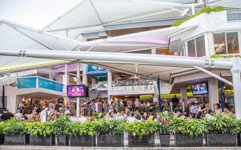 Boardwalk Social Cairns