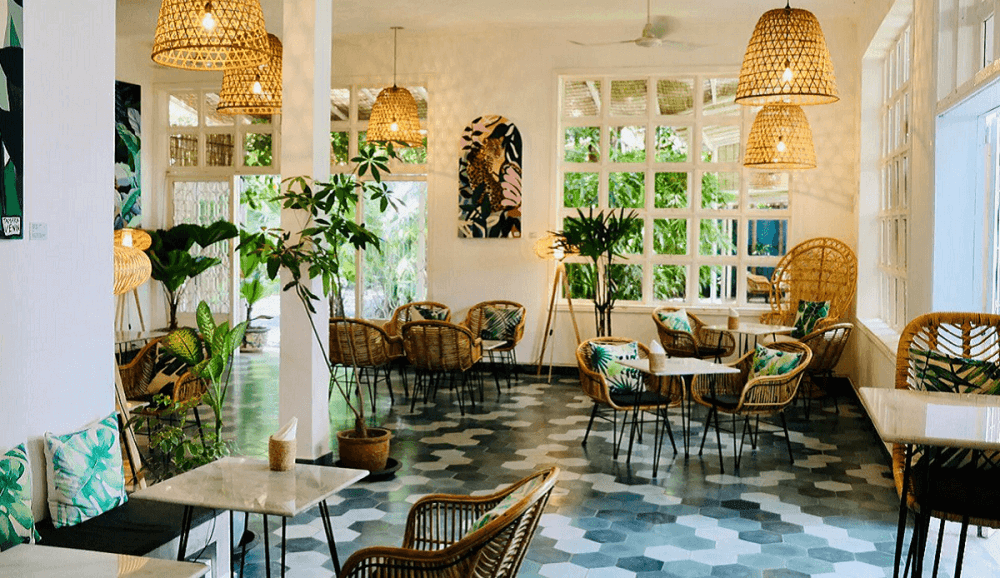 Wild Bar and Spring Rolls Restaurant in Phnom Penh